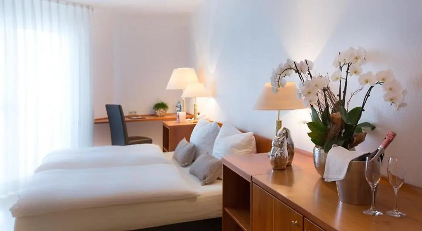 Rose ROOM_EXAMPLE