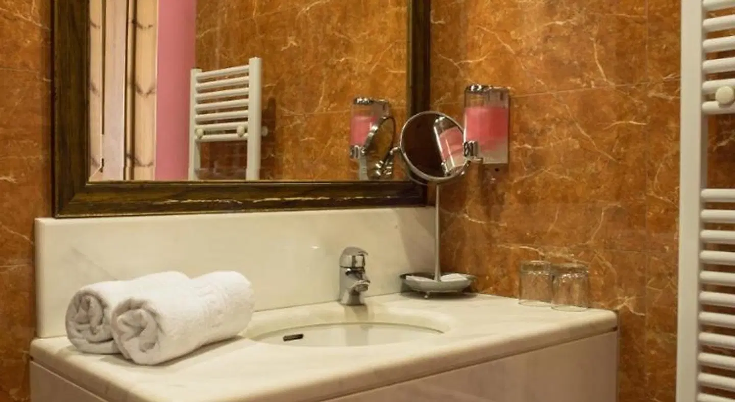 Kyveli Suites Badezimmer