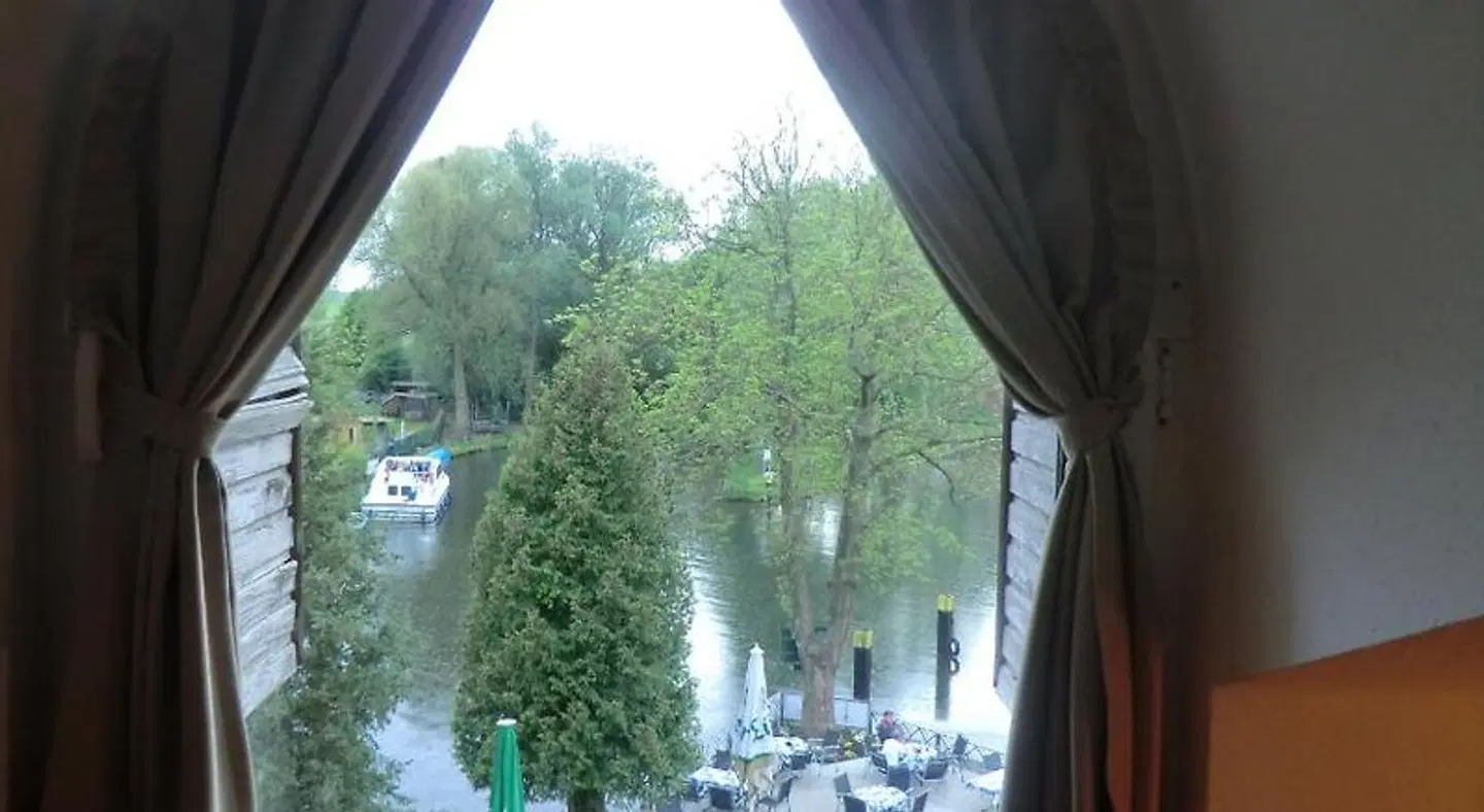 Zum Löwen OUTDOOR_POOL