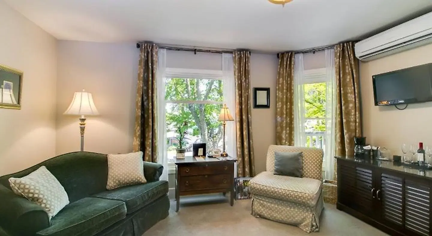 Winchester Inn ROOM_EXAMPLE