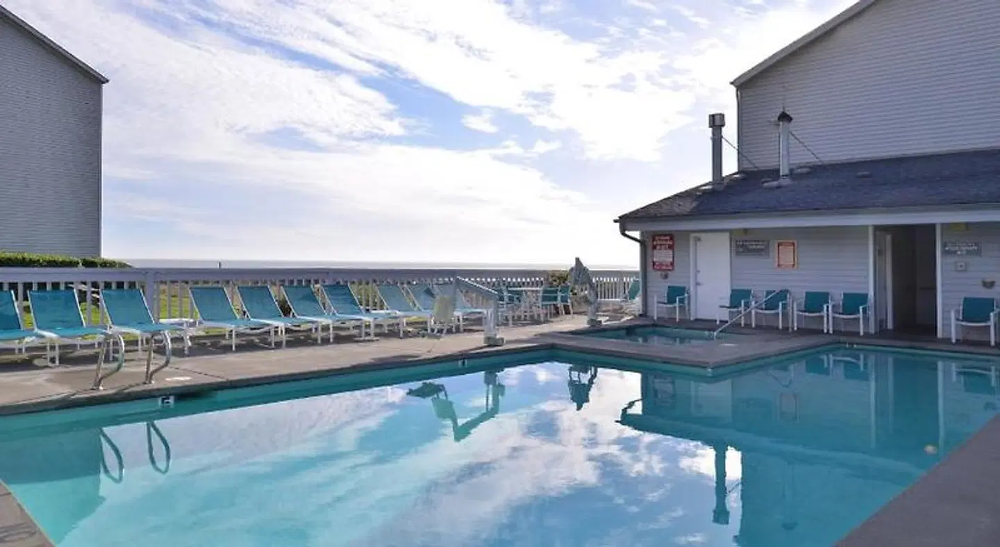 Best Western Plus Beachfront Inn OUTDOOR_POOL