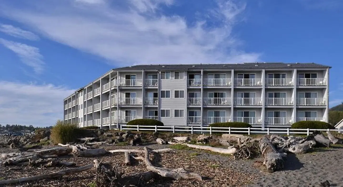 Best Western Plus Beachfront Inn EXTERIOR