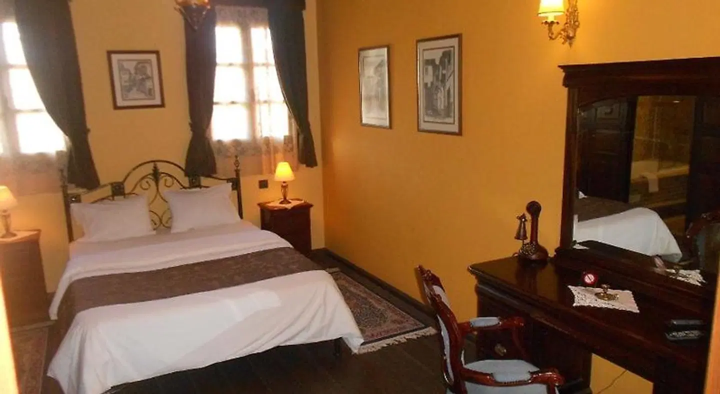 Ktima Kalaitzi ROOM_EXAMPLE