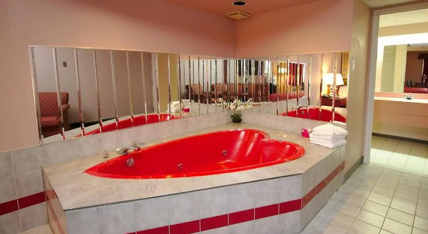 Niagara Lodge & Suites Hallenbad