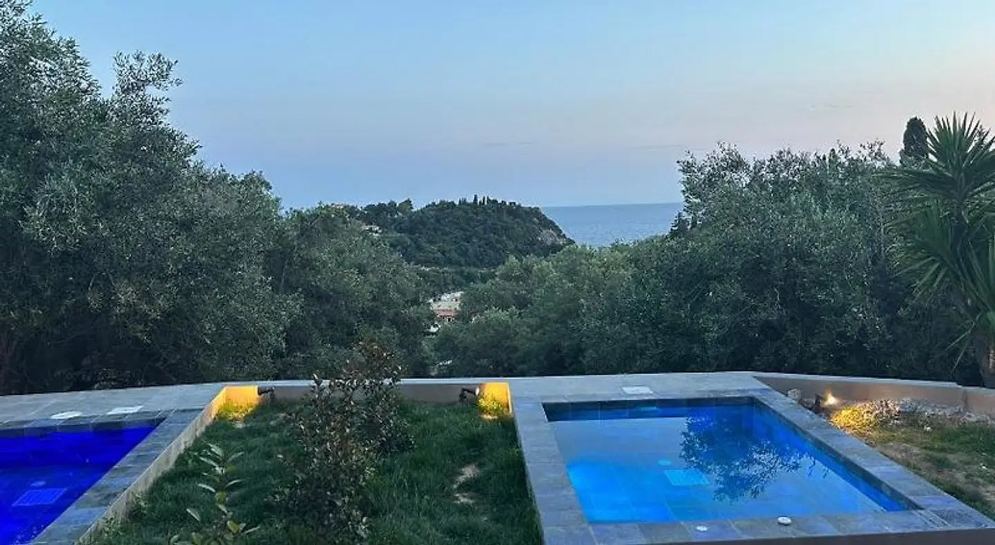 Ipsia Apartments OUTDOOR_POOL