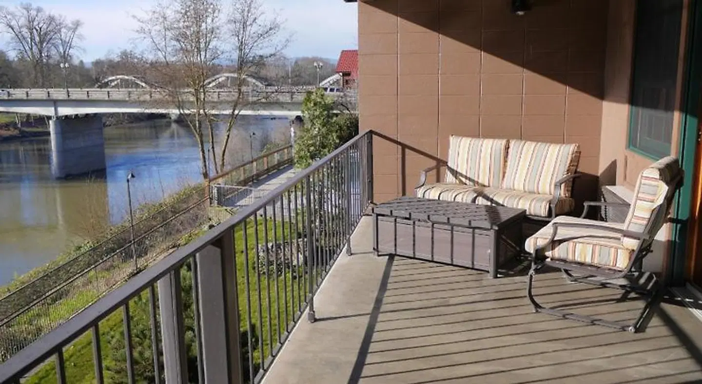 The Lodge at Riverside Terrasse