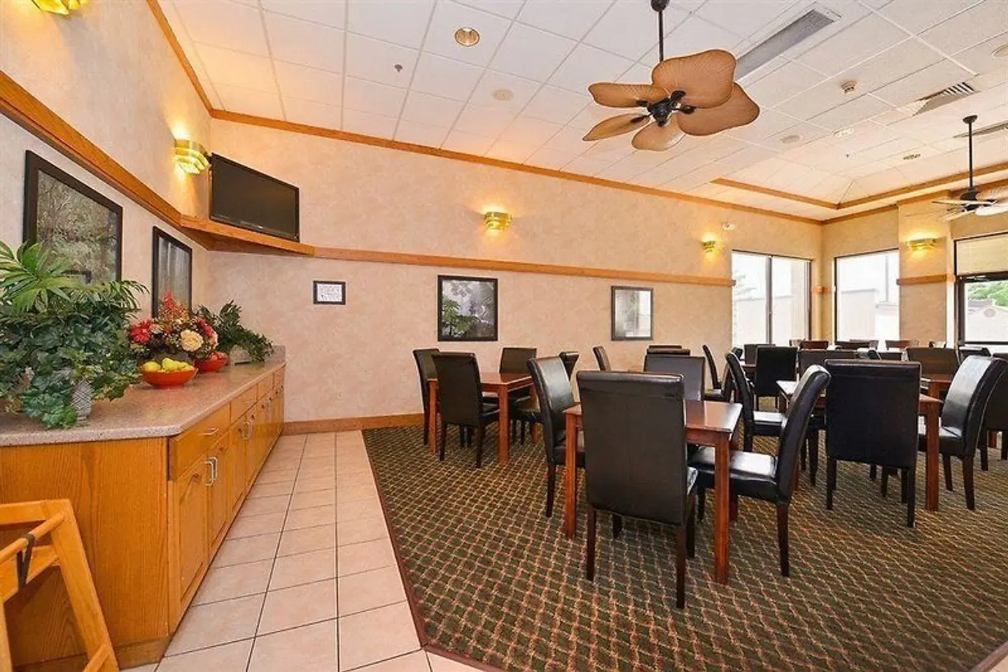 Greenstay Hotel & Suites Restaurant