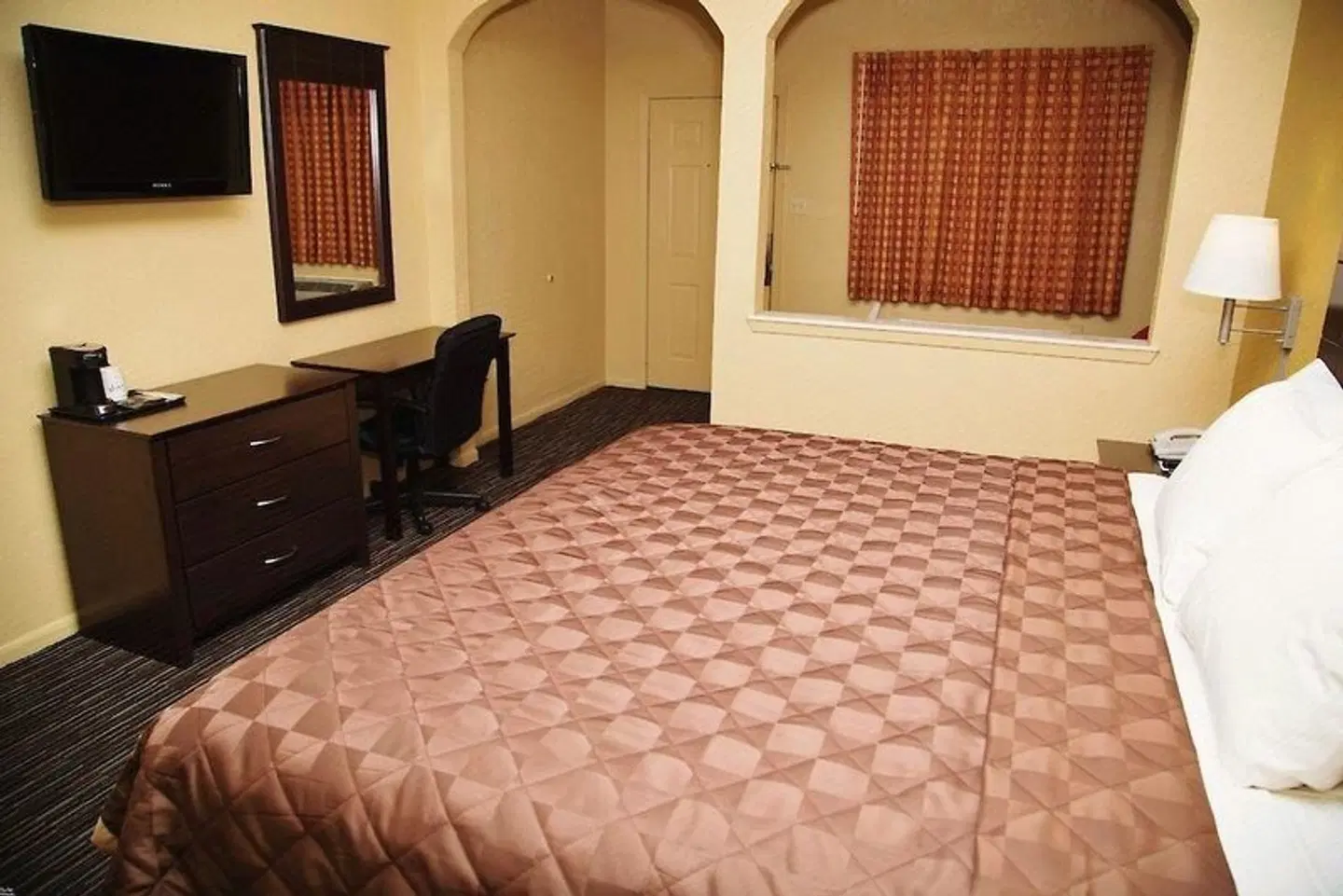 Winchester Inn and Suites Humble/IAH/North Houston ROOM_EXAMPLE