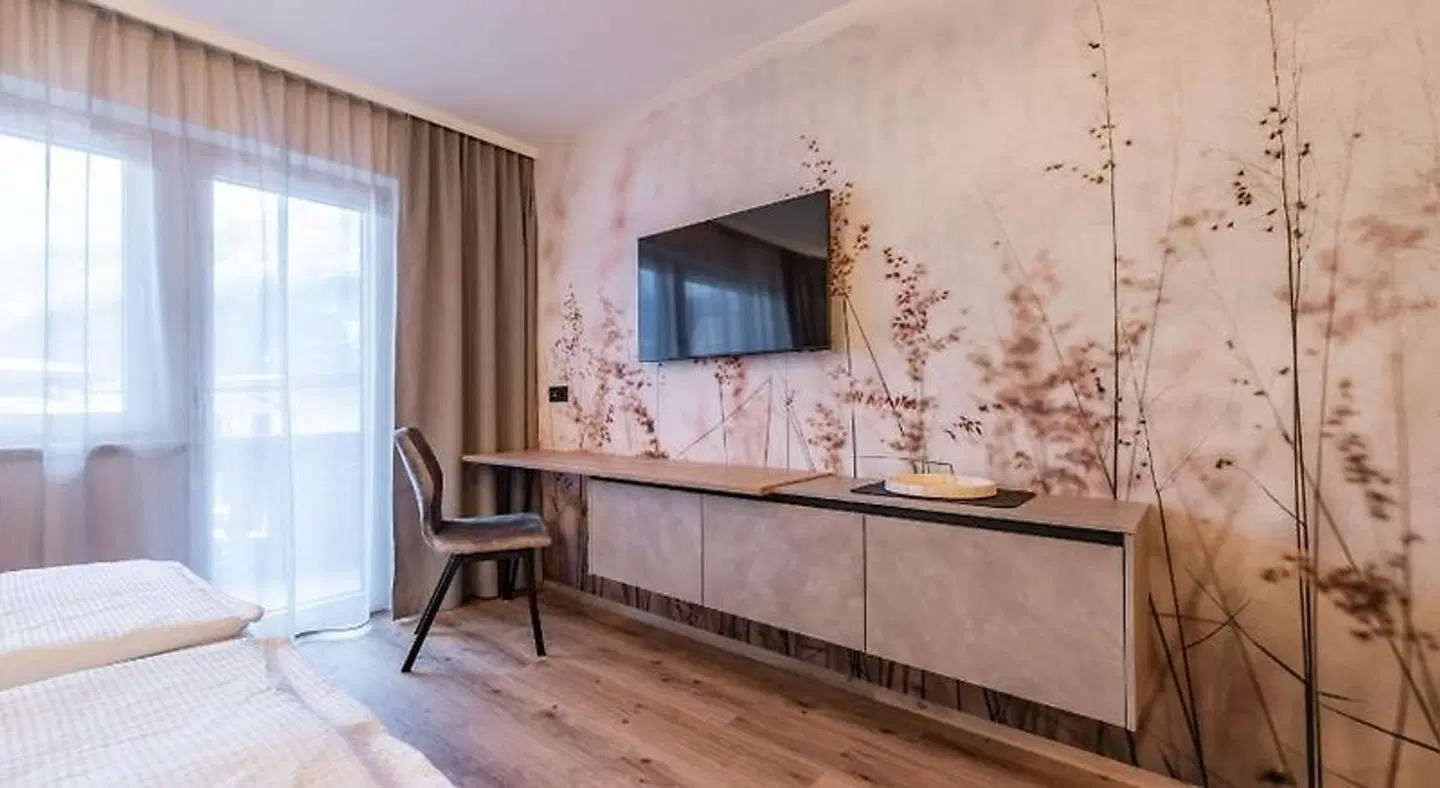 Montana ROOM_EXAMPLE