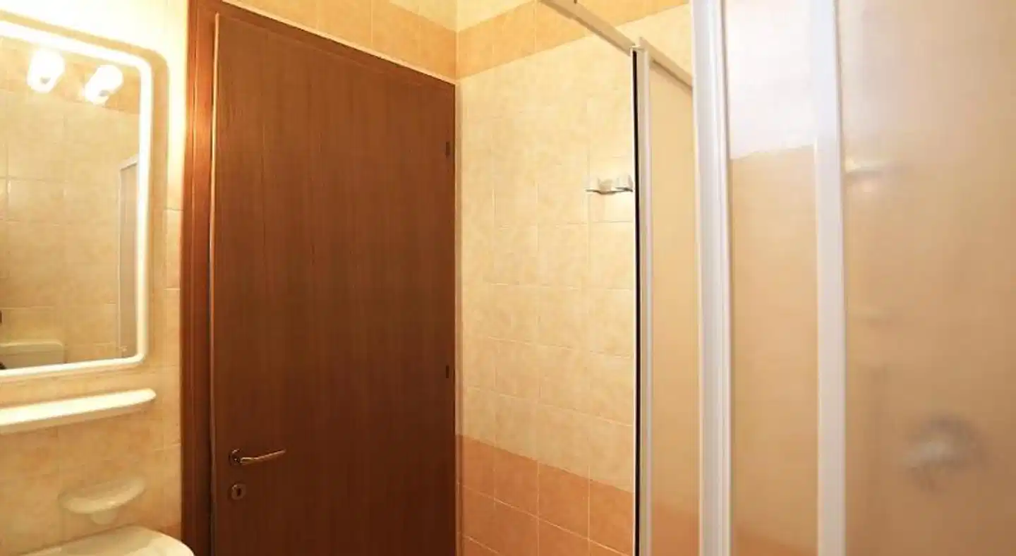 Farnie Lido Altanea Badezimmer