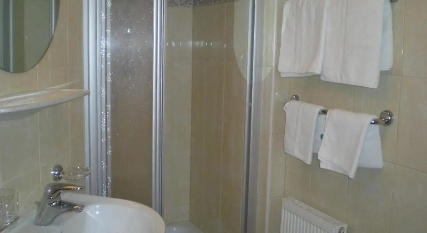 Landhotel Denggerhof Badezimmer