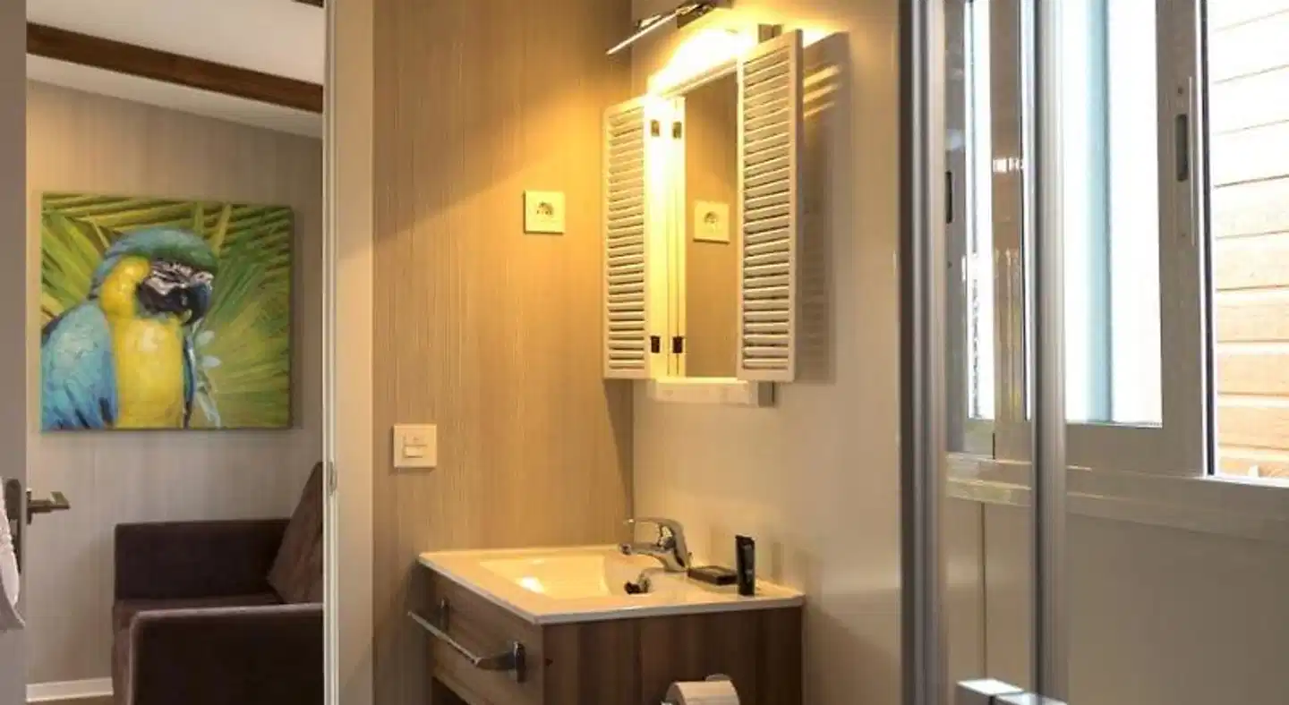 Alannia Costa Blanca Badezimmer