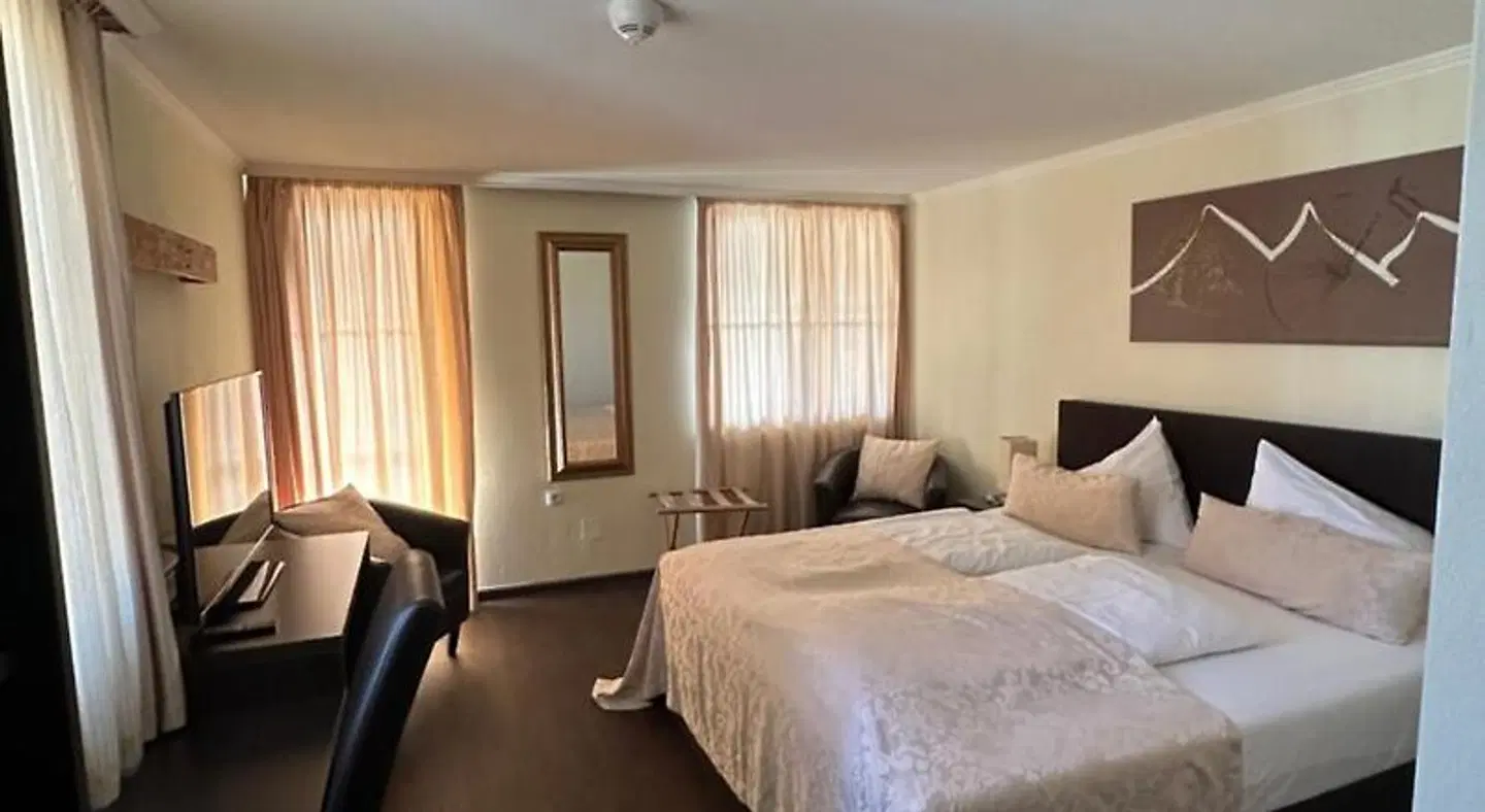 s'MATT 3 ROOM_EXAMPLE