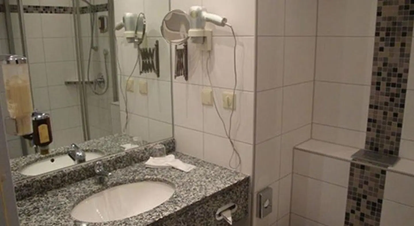 Am Schloß Apolda Badezimmer