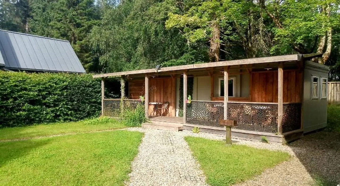 Birchwood Guest Lodge EXTERIOR