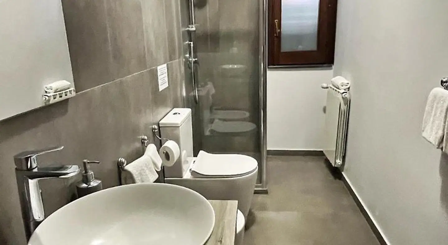 B&B Epos Acitrezza Badezimmer