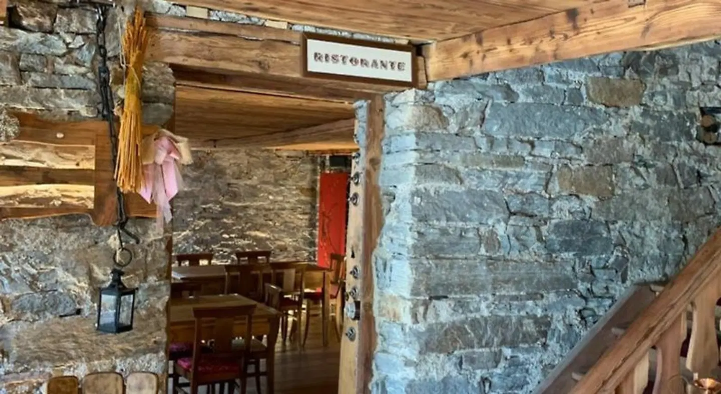 Chalet del Lago Bar
