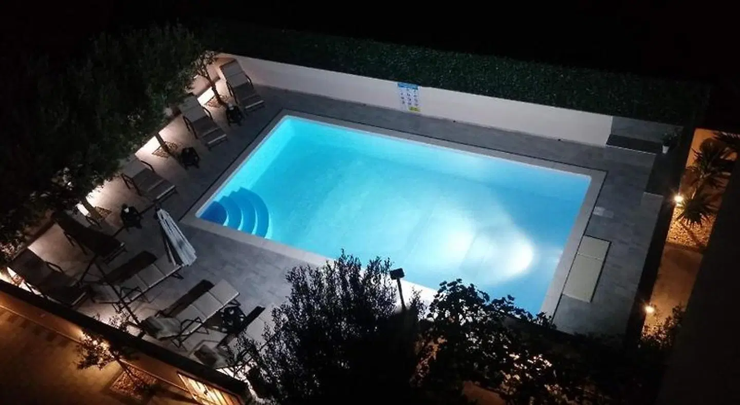Apartments Villa Petra & Sanja Hallenbad