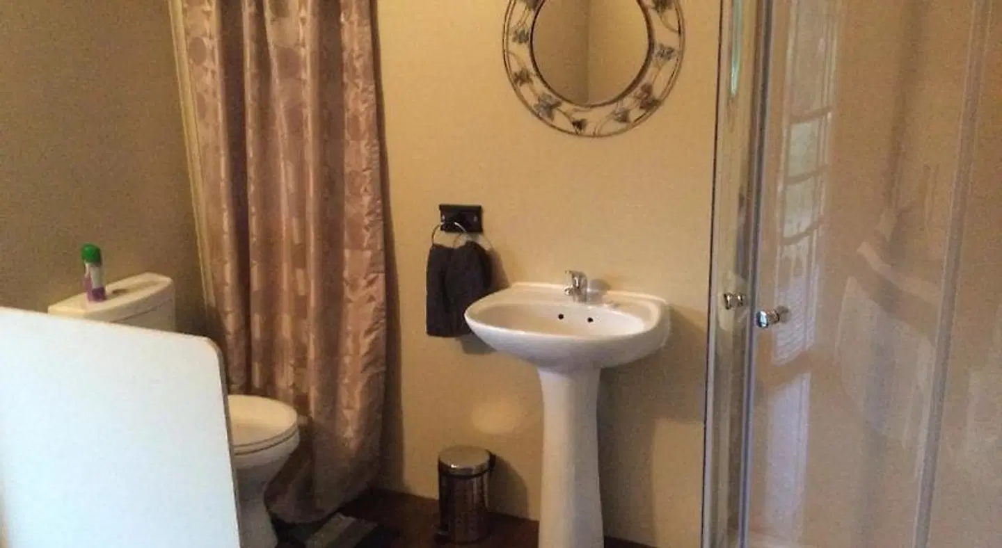 Klein Paradys Lodge - Polokwane Badezimmer