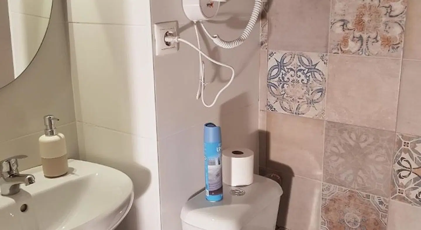 Pension Arena Alicante Badezimmer