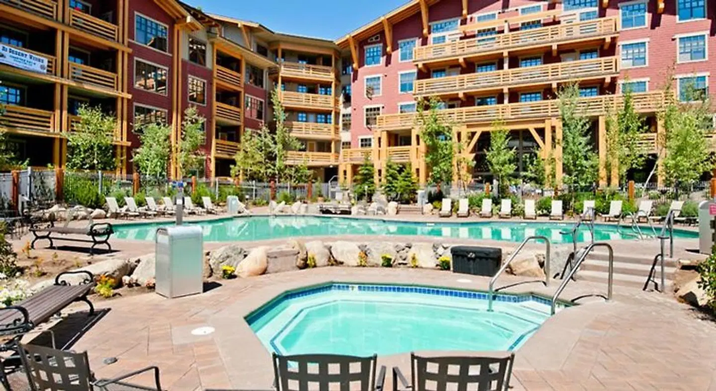 Austria Hof Lodge OUTDOOR_POOL