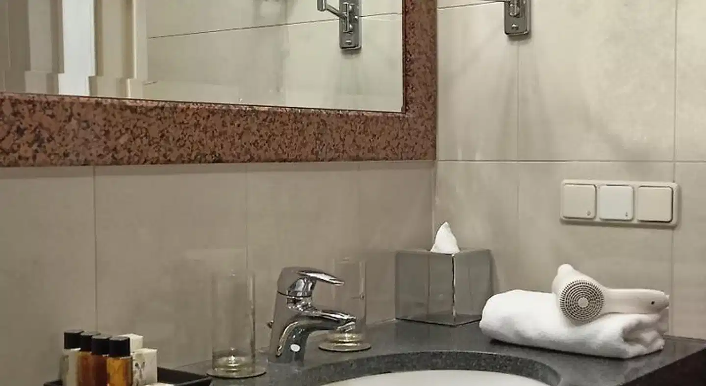 Grand Hotel Badezimmer