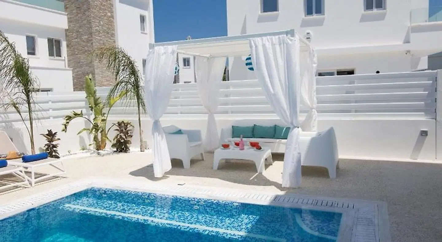 Lantiana Gardens ApartHotel EXTERIOR