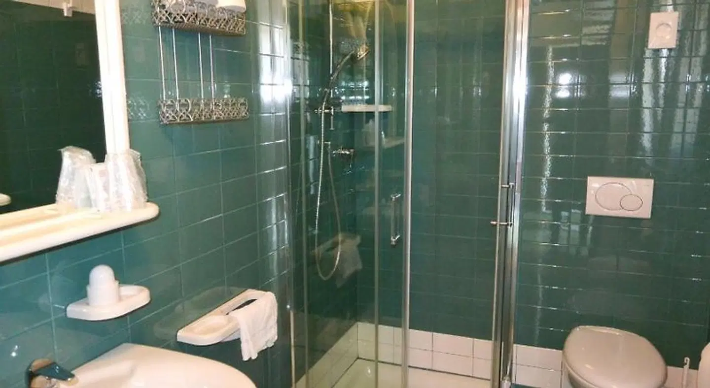 Hotel Raffaello Badezimmer