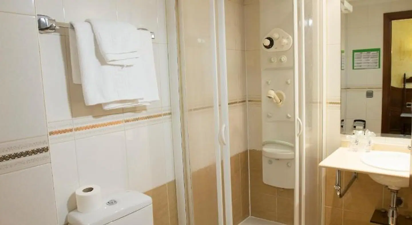 Reyes Catolicos Badezimmer