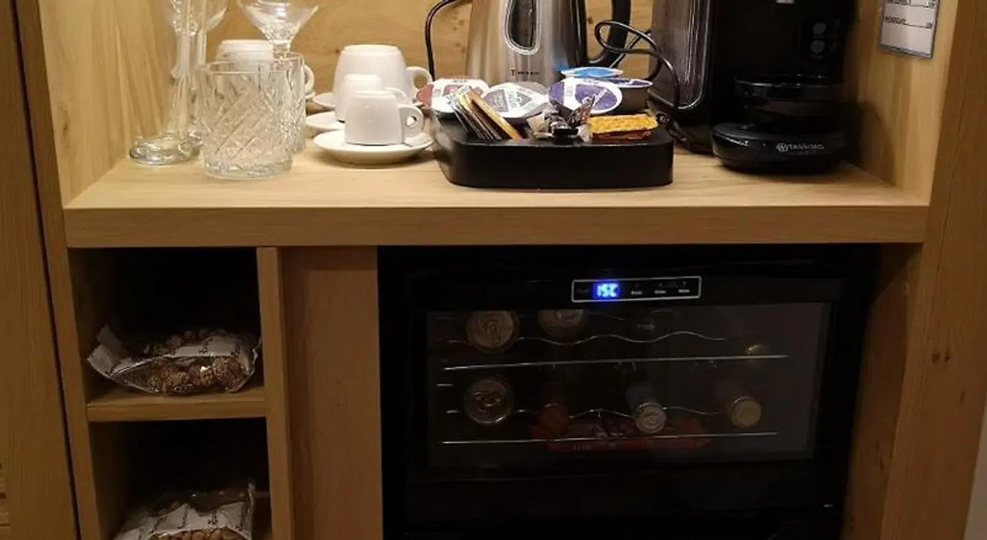 Elmi Beach Hotel & Suites Restaurant