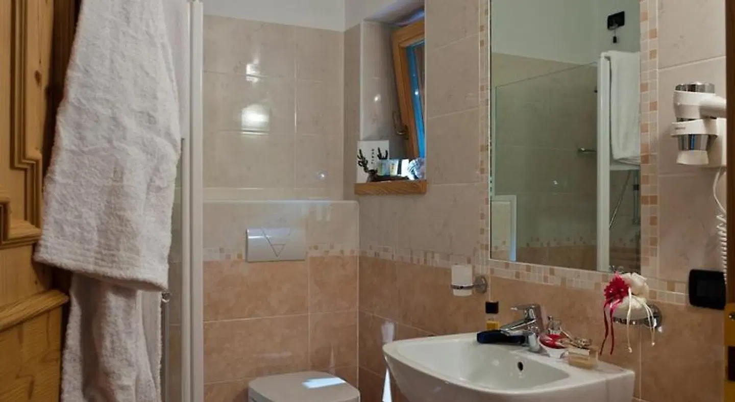 Chalet Alpenrose Bio Wellness Naturhotel Badezimmer