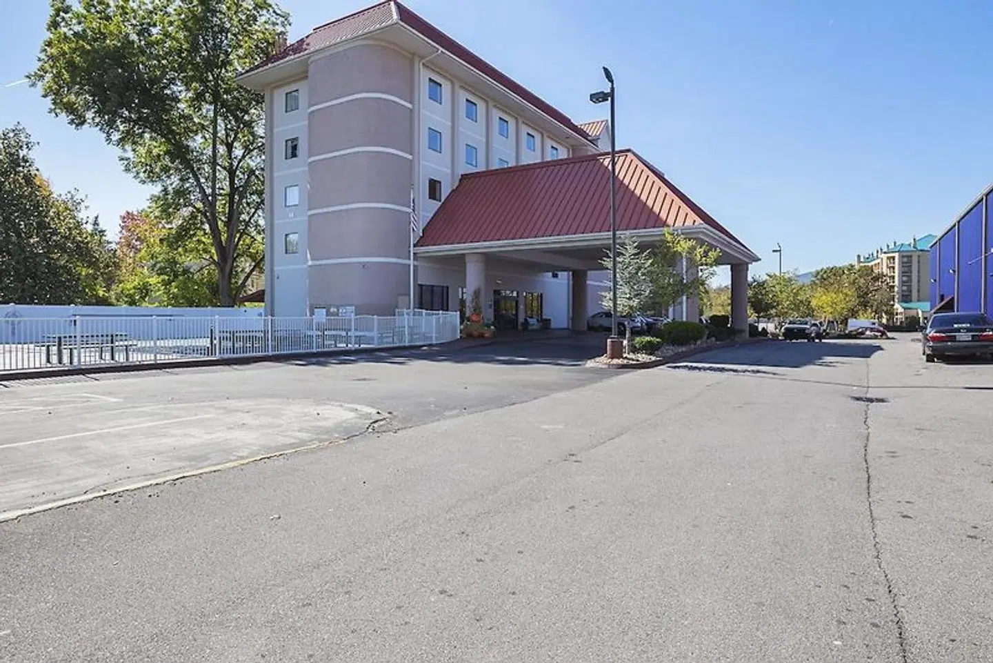 River Bend Inn - Pigeon Forge EXTERIOR