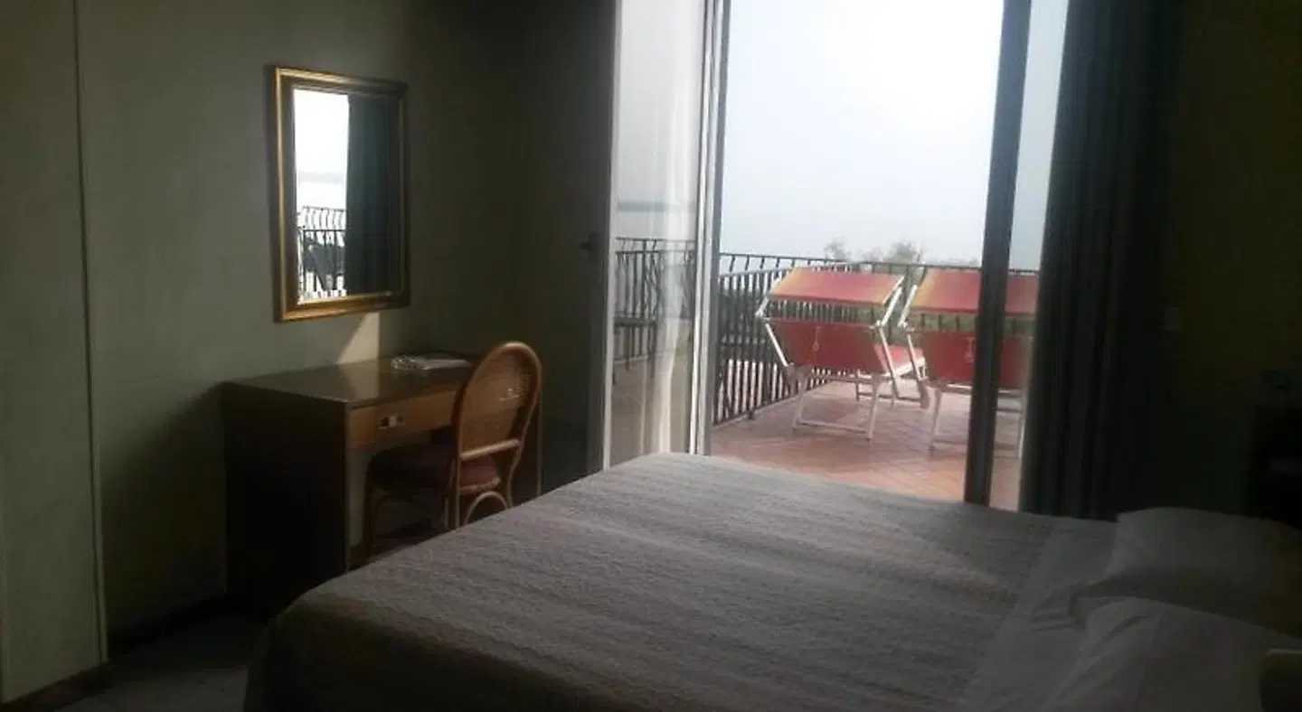 Mirabello ROOM_EXAMPLE