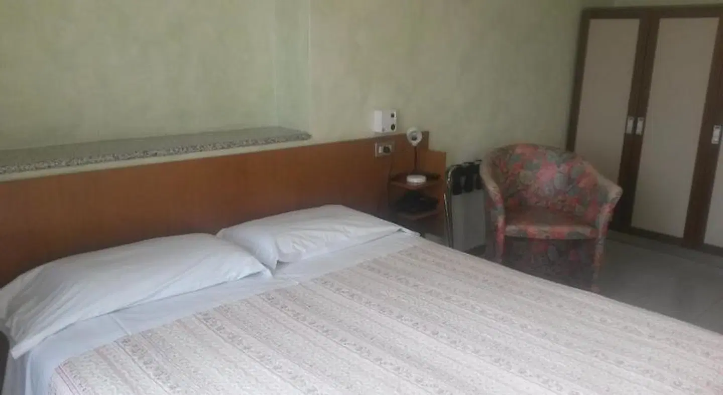 Mirabello ROOM_EXAMPLE