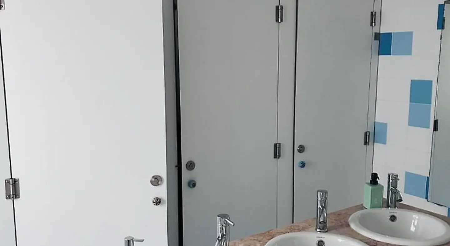 70's Hostel Badezimmer