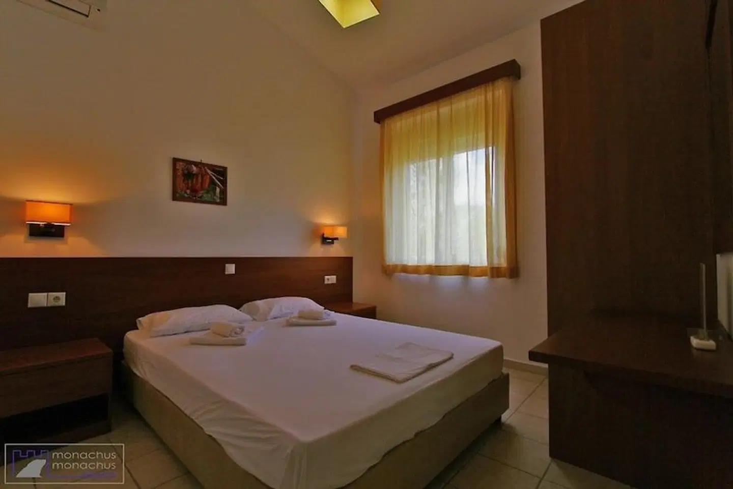 Monachus Monachus ROOM_EXAMPLE