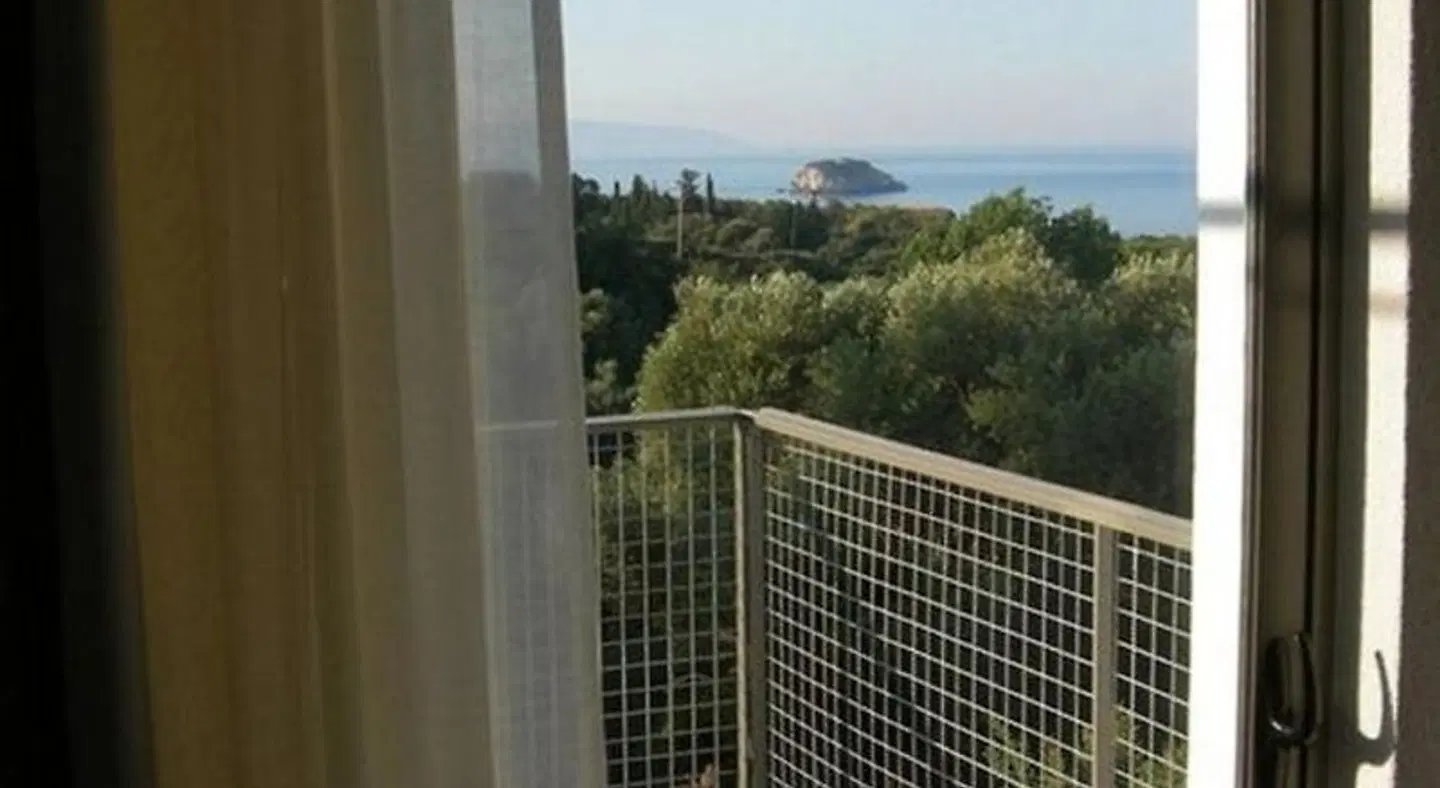 Leivatho Hotel EXTERIOR