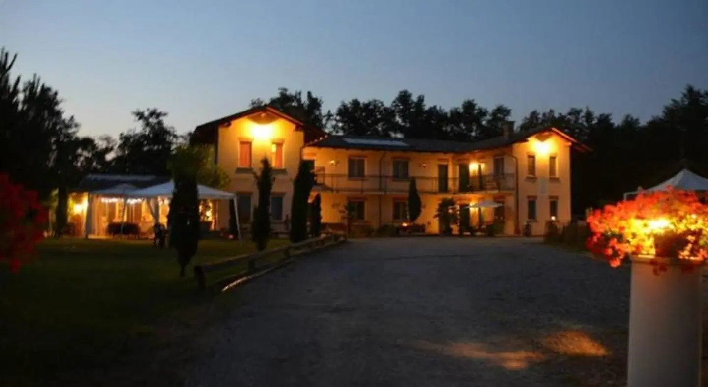 Cascina Vignole EXTERIOR