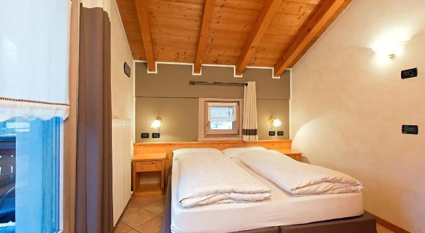 Al Chestelet ROOM_EXAMPLE