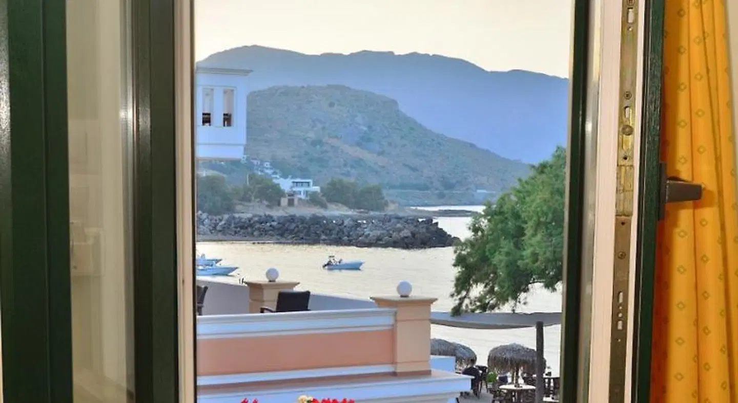 Maria Beach Hotel LANDSCAPE