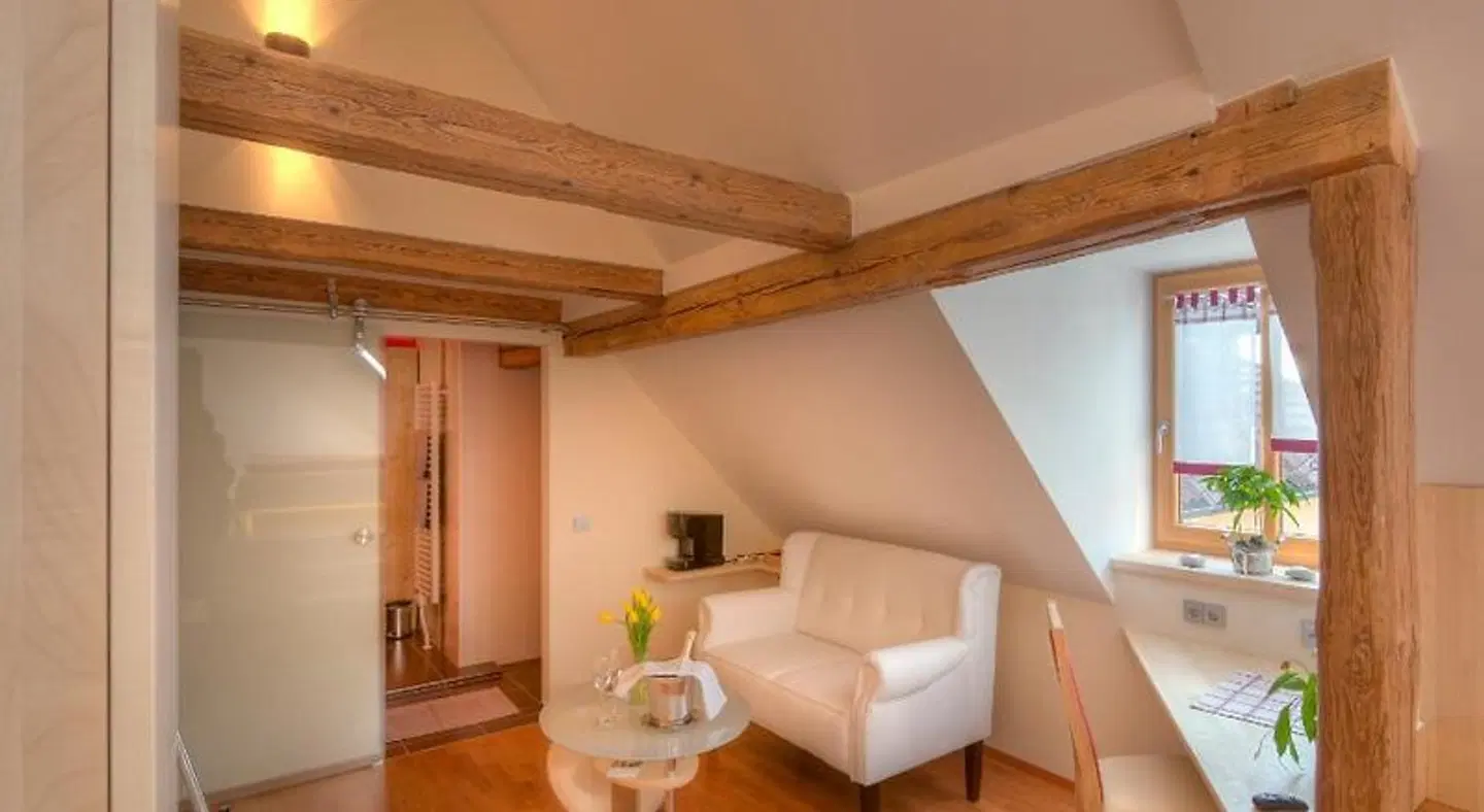 Goldenes Kreuz ROOM_EXAMPLE
