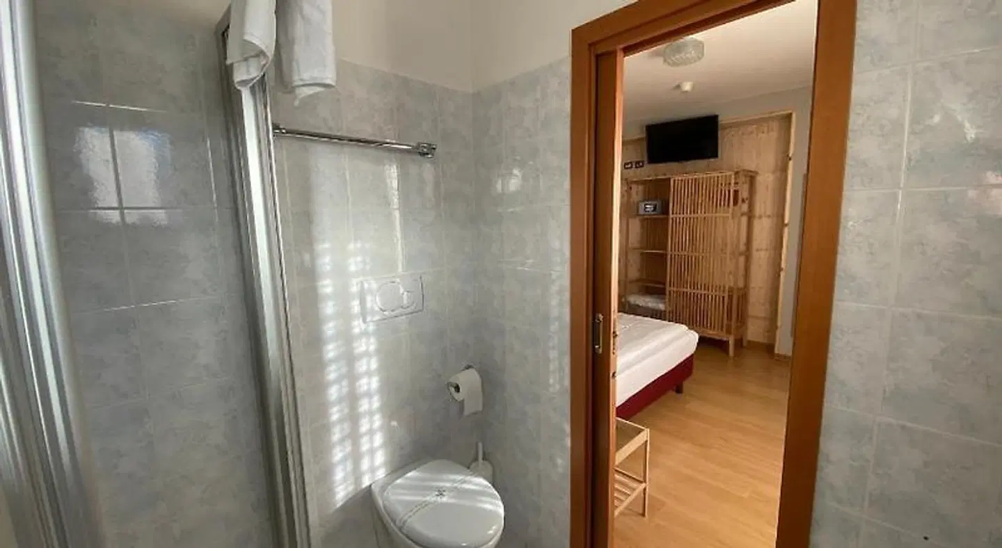 Casteluce Hotel Funivie Badezimmer