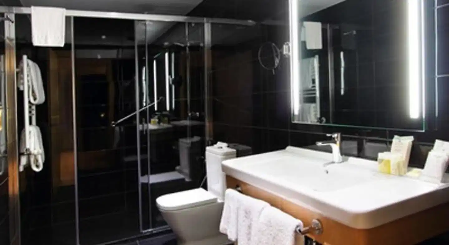 Eurostars Blue Coruña Badezimmer