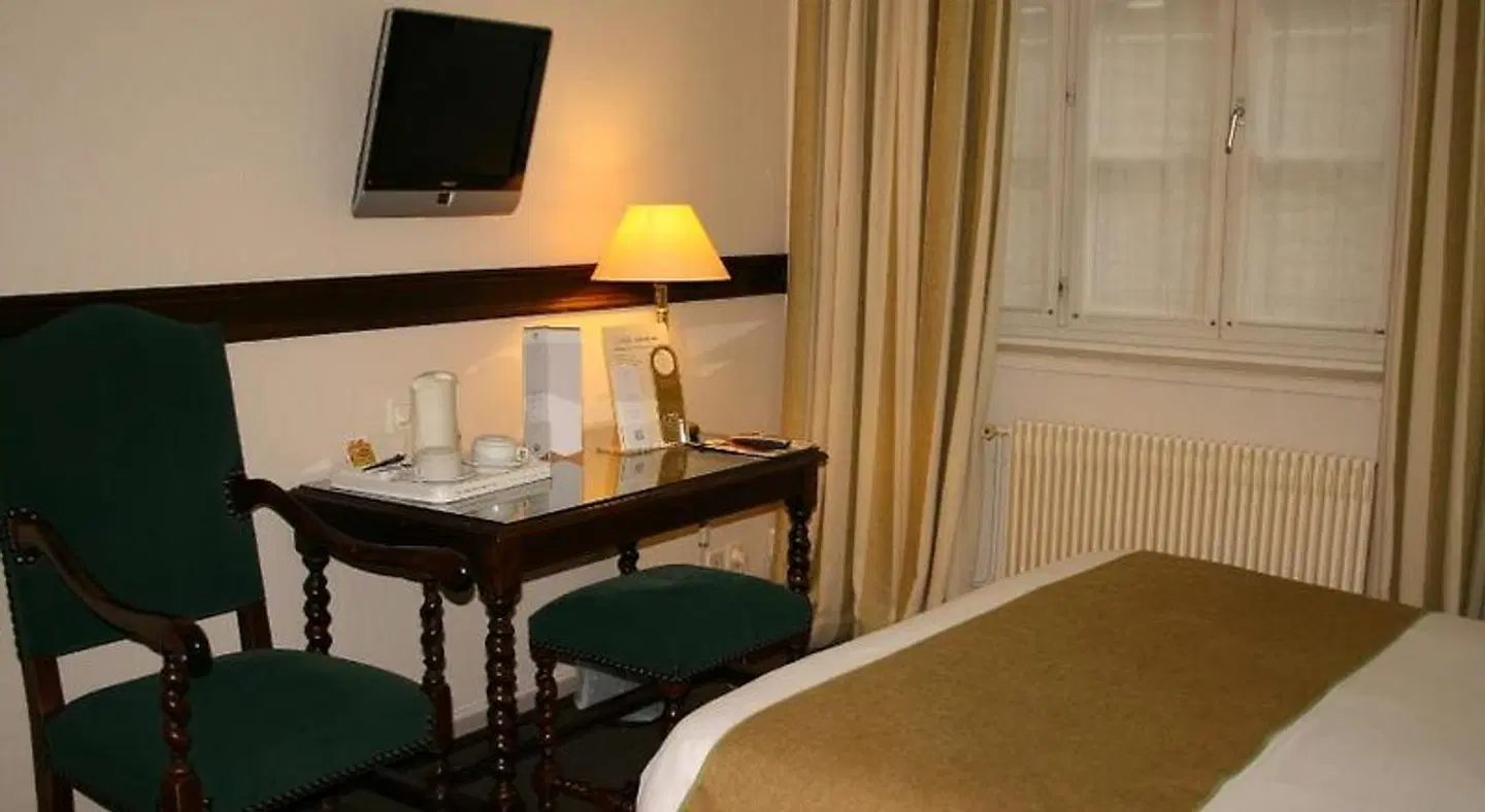 Hôtel le Donjon ROOM_EXAMPLE