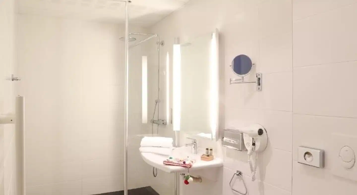 Hôtel le Donjon Badezimmer