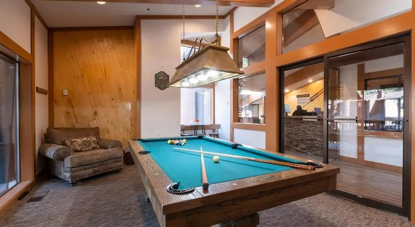 Club Tahoe Resort Hallenbad
