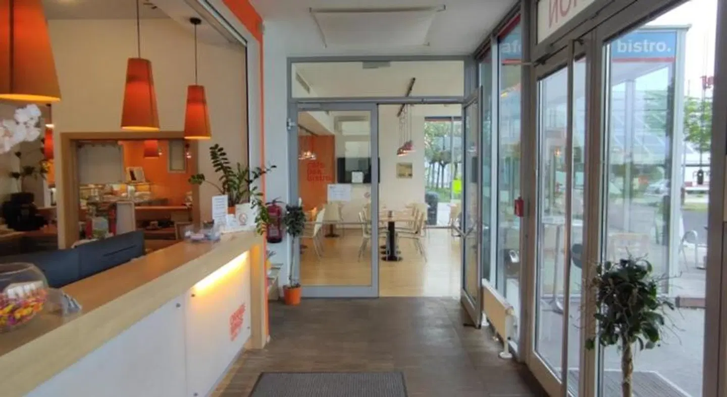Orange Wings Wiener Neustadt LOUNGE_LOBBY