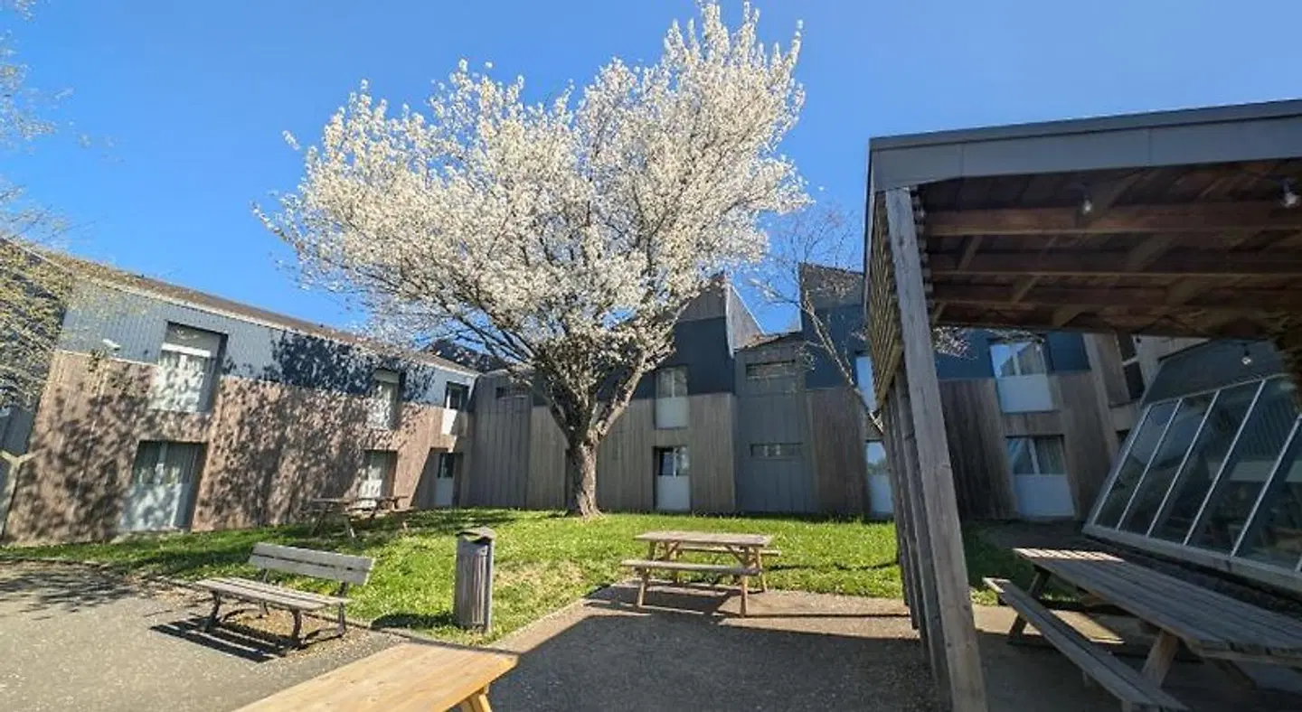 CREF - Auberge de Jeunesse EXTERIOR