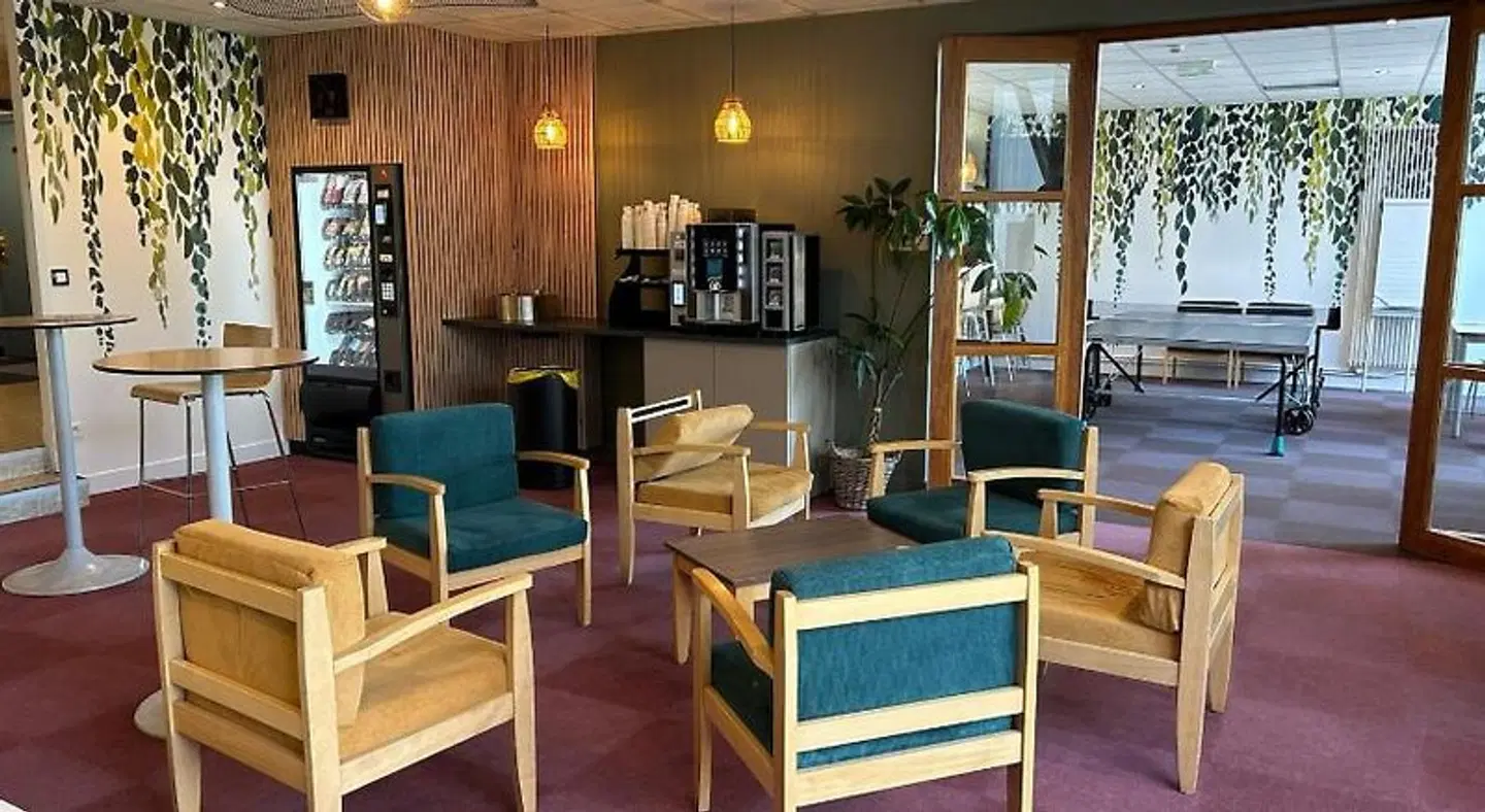 CREF - Auberge de Jeunesse LOUNGE_LOBBY