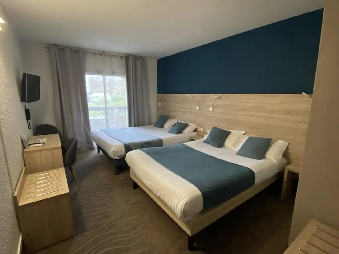 Inter-Hotel Le Floréal ROOM_EXAMPLE